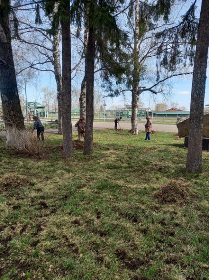 В Бакчарском районе организации района проводят субботники по уборке прилегающих территорий. Размещаем фото с места событий.. В Бакчарском районе организации района проводят субботники по уборке прилегающих территорий. Размещаем фото с места событий..